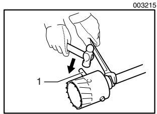 MAKITA HR3851 - When using the center bit - 5