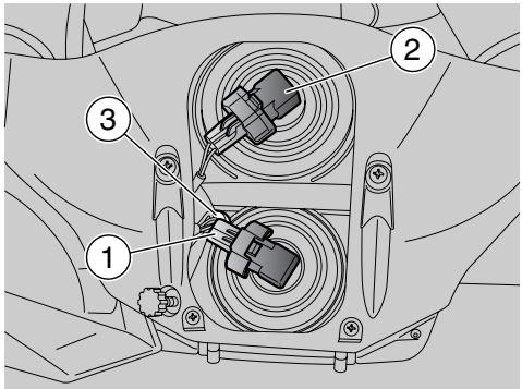 APRILIA PEGASO 650 STRADA-TRAIL - DO NOT FORCE THE ELECTRIC CABLES. - 1