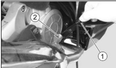 APRILIA SCARABEO 125-200 - Engine oil level (04.01) - 4
