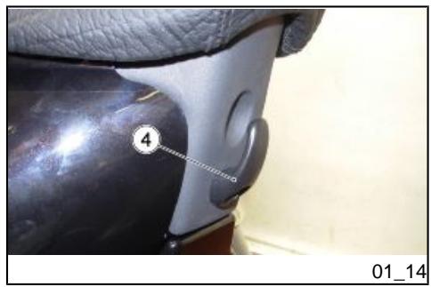 APRILIA SCARABEO 50 4T 4V - Ouverture du compartiment de rangement avant (01_13) - 1