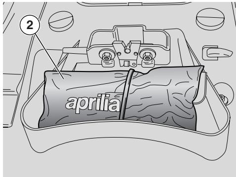 APRILIA SCARABEO 500 - Mise a ZERO des compteurs kilometriques partiels TRIP1/TRIP2 - 1