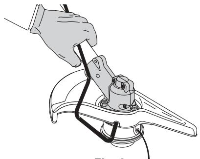 MTD YM26BC - Remoción del accesorio de corte - 2
