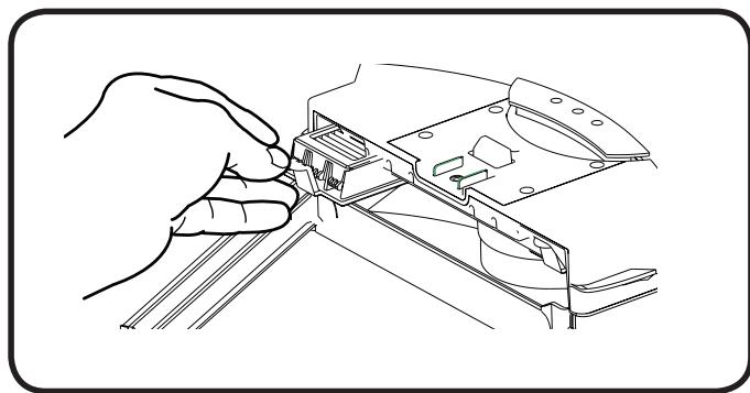 IROBOT ROOMBA 780 - Cleaning the brushes and associated parts - 2