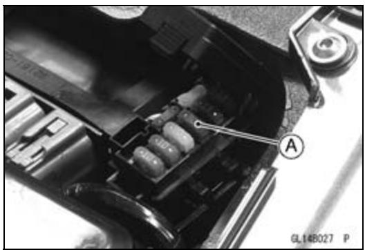 KAWASAKI ZZR 1400 - ABS Pump Motor Relay Inspection (Service Code 35) - 2