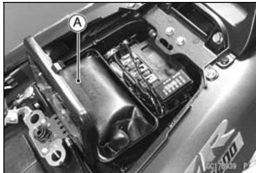 KAWASAKI ZZR 1400 - ECU Removal - 3