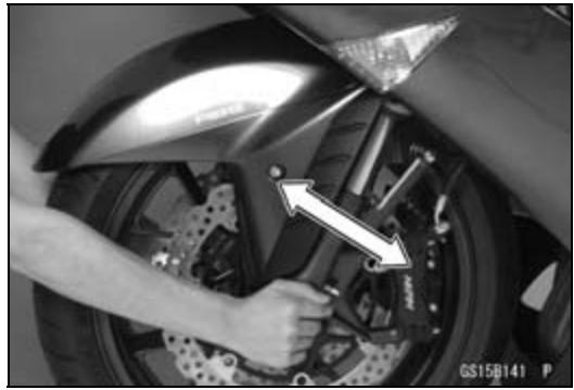 KAWASAKI ZZR 1400 - Steering Play Adjustment - 1
