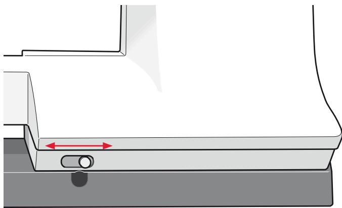 PFAFF ELEMENT - Insérez le pied-de-biche - 2