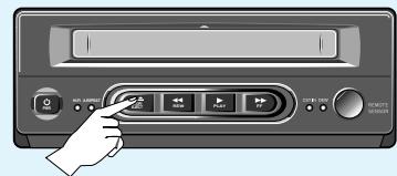 DAEWOO CVP9700 - Inserer/ejecter une cassette - 2
