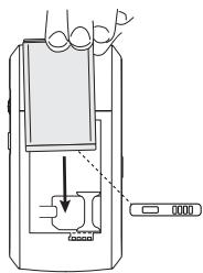 BLACKBERRY 7130G - Insert the battery - 1