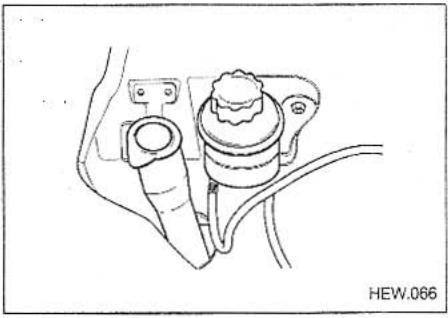 KIA MAGENTIS - POWER STEERING CHECKING THE POWER STEERING FLUID LEVEL - 1