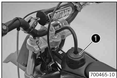 KTM 50 SX MINI - Ouvrir le bouchon du réservoir - 1