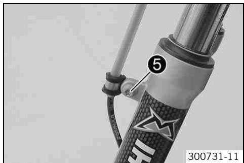 KTM 50 SX MINI - Monter les bras de fourche - 4