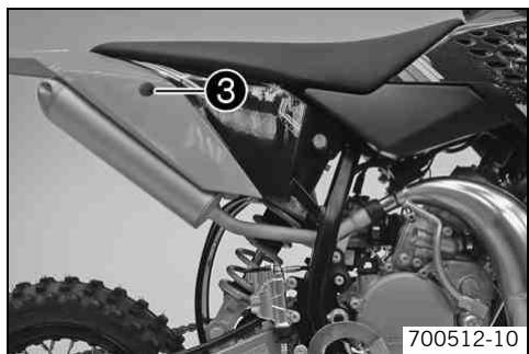 KTM 50 SX MINI - Monter le silencieux arrêté - 2