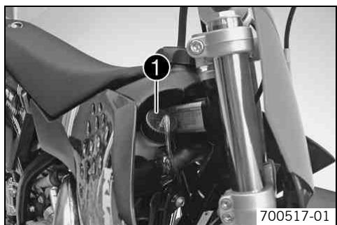KTM 50 SX MINI - Ouvrir le bouchon du réservoir d'huile (50 SX mini) - 1
