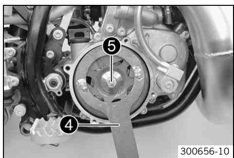 KTM 50 SX MINI - Déposer l'embrayage centrifuge - 3