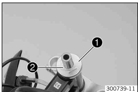 KTM 50 SX MINI - Monter le têtière de fourche inférieure - 2
