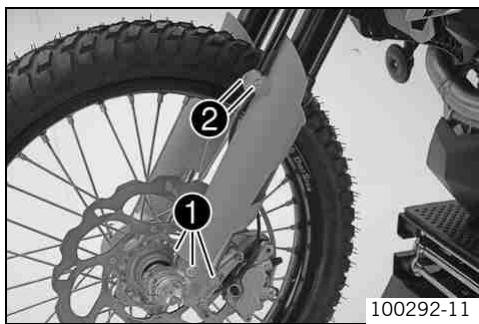 KTM 690 SMC - Positioning the fork protection - 1