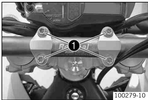 KTM 690 SMC - Adjusting the handlebar angle - 1