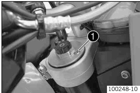 KTM 690 SMC - Bleeding fork legs - 1