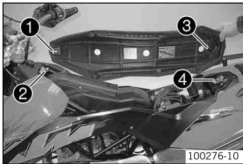 KTM 690 SMC - Mounting the seat - 1