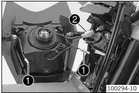 KTM 690 SMC - Removing headlight mask with headlight - 2