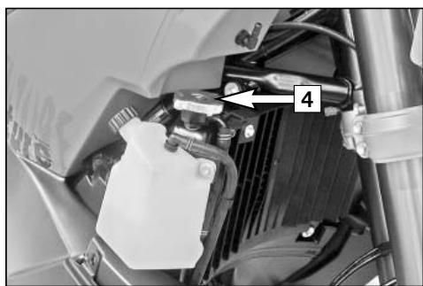 KTM 990 ADVENTURE - Remplacement d'une ampoule de clignotant - 3