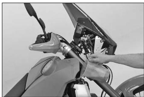 KTM 990 ADVENTURE - Purger le circuit de refroidissement - 2