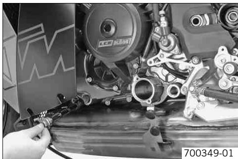 KTM 1190 RC8 EU - Vidanger I'huile moteur et remplacer le filtre à huile, nettoyer la crépine - 1