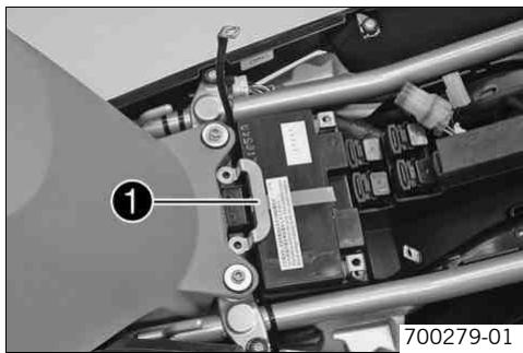 KTM 1190 RC8 EU - Poser la batterie - 1