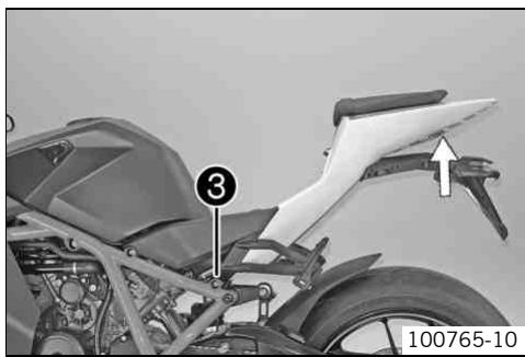 KTM 1190 RC8 R AUS - Setting a higher seat position: - 2