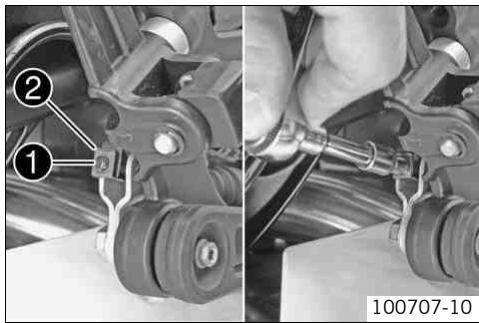 KTM 1190 RC8 R AUS - Adjusting the footbrake pedal - 1