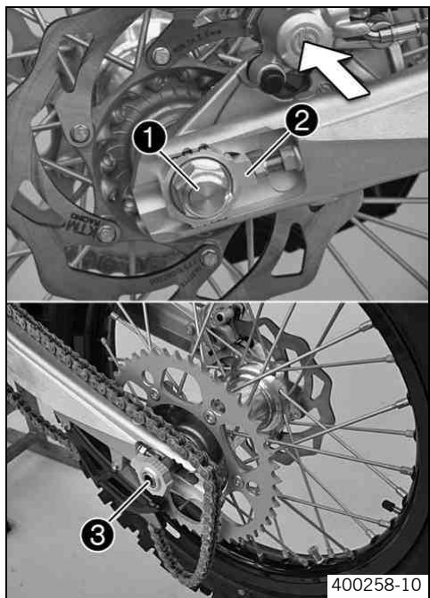 KTM 250 XC-F USA - Removing rear wheel - 1