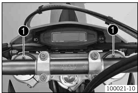 KTM 250 XC-F USA - Installing the fork legs - 1