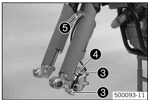 KTM 250 XC-F USA - Installing the fork legs - 4