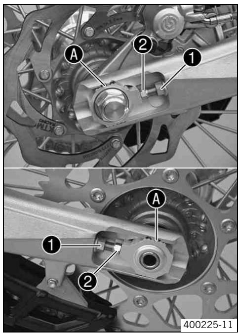 KTM 250 XC-F USA - Adjusting chain tension - fitting rear wheel - 1