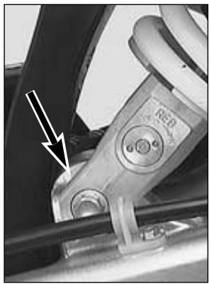 KTM 400 MXC - How to change the handlebar position - 4