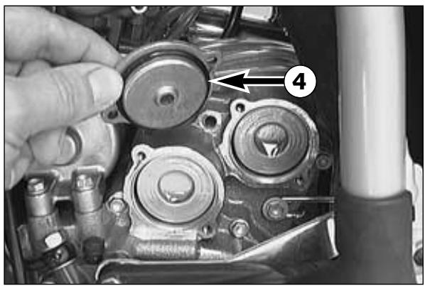 KTM 400 MXC - CHANGING THE OIL FILTERS - 2