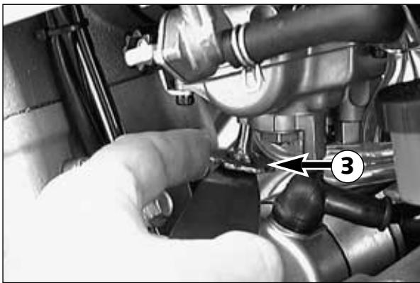 KTM 400 MXC - Bleeding of the hydraulic clutch * - 3