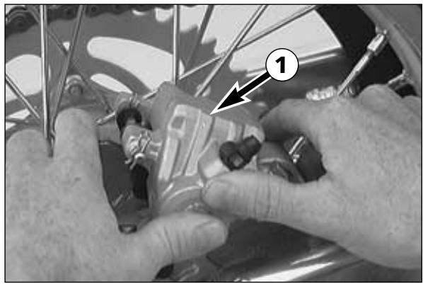 KTM 400 MXC - Checking the rear brake pads - 1
