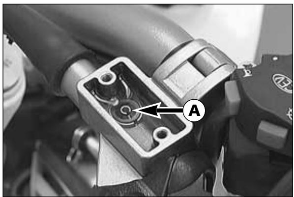 KTM 400 MXC - Cleaning the spark arrester (MXC/EXC USA) * - 5