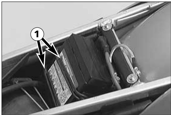 KTM 400 MXC - Check/set distance of the magnetic sensor - 1