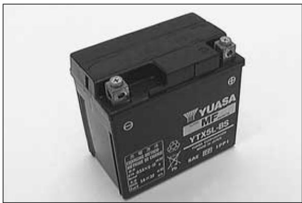 KTM 400 MXC - Charging the battery - 1