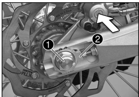 KTM 450 XC-F - Removing rear wheel - 1