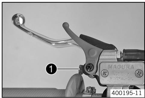 KTM 450 XC-F - Adjusting basic position of clutch lever - 1