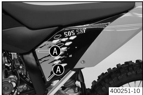 KTM 450 XC-F - Dismounting the air filter box lid - 1