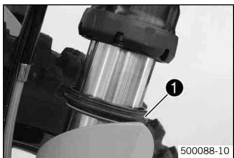 KTM 450 XC-W USA - Cleaning dust boots of fork legs - 1