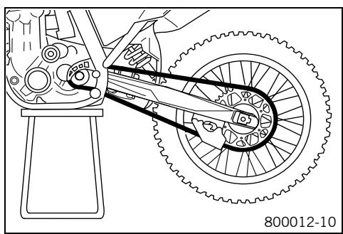 KTM 450 XC-W USA - Checking for chain dirt accumulation - 1