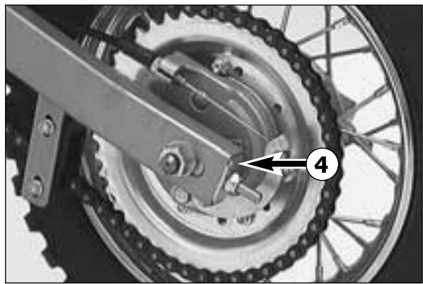 KTM 50 JR ADVENTURE - Removing and mounting the rear wheel - 1