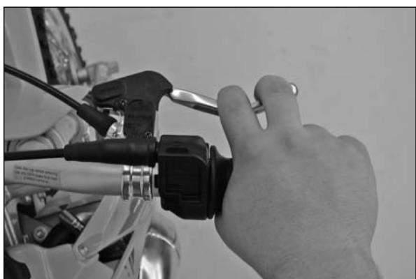 KTM 50 SX JUNIOR - Vérifications avant chaque mise en service - 4