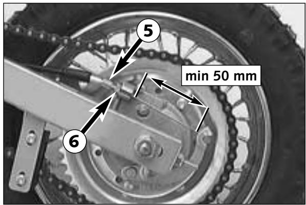KTM 50 SX SENIOR - Adjusting the rear wheel brake cable - 1